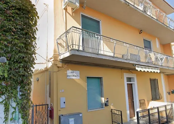 Casa vacanze Bilocale A 300m Dal Mare E 100m Fermata Filobus Pescara